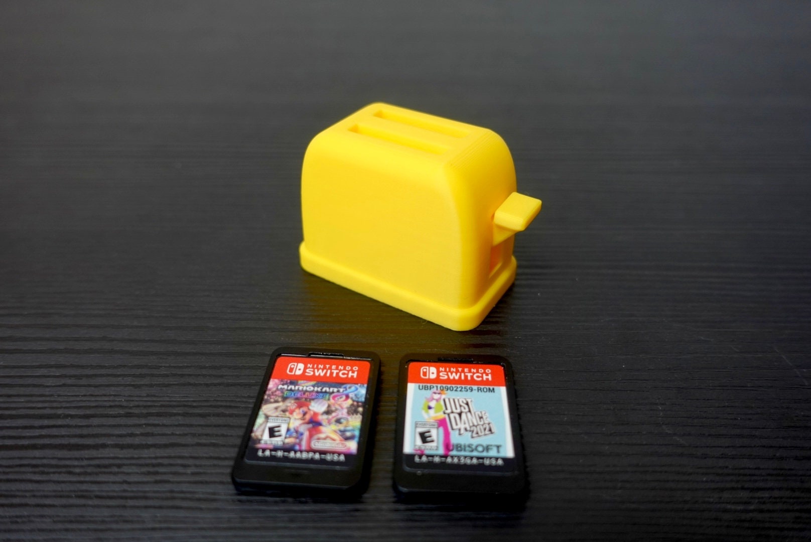 Nintendo Switch/ SD Card Mini Toaster Holder - 3D Printed Game Stand for Gamers